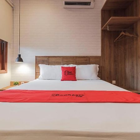 Reddoorz Plus @ Cbd Bintaro South Tangerang エクステリア 写真