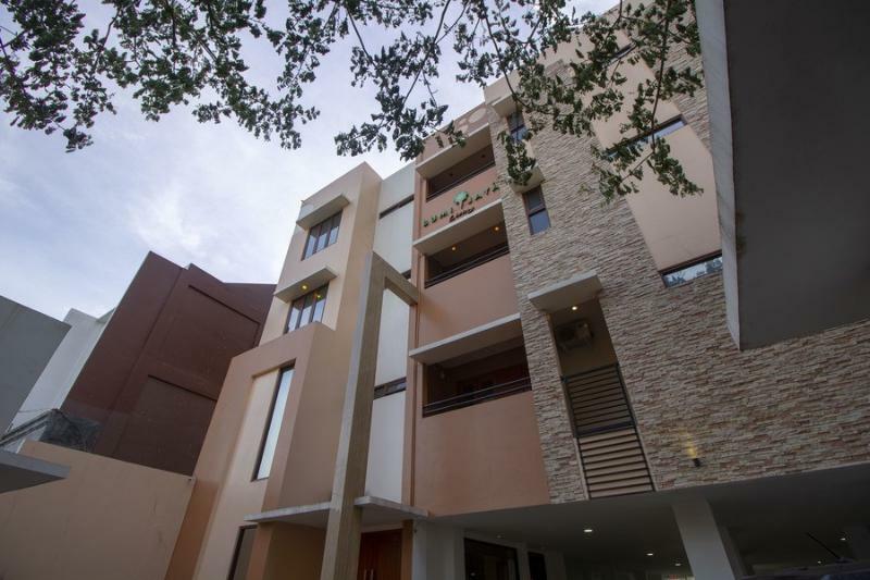 Reddoorz Plus @ Cbd Bintaro South Tangerang エクステリア 写真