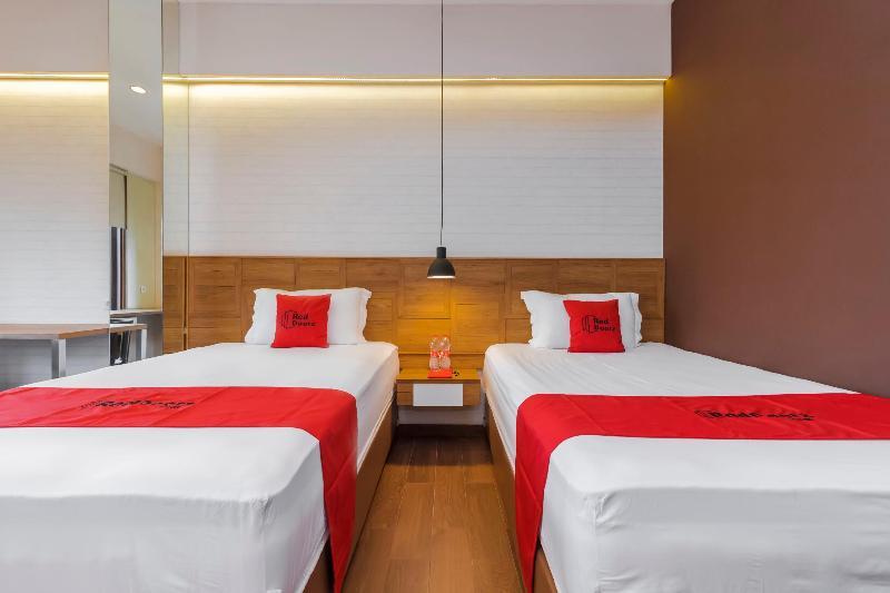 Reddoorz Plus @ Cbd Bintaro South Tangerang エクステリア 写真